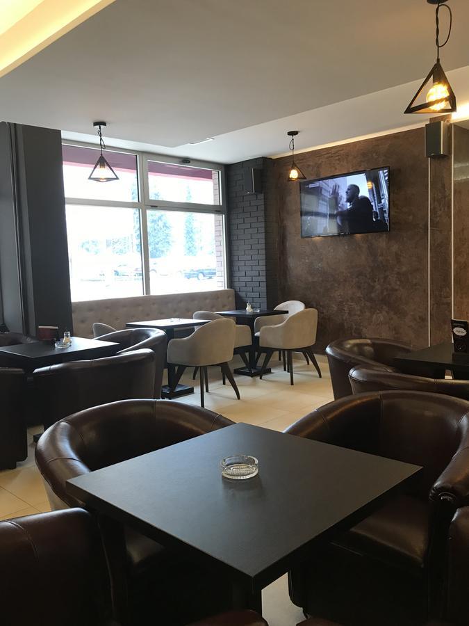 Golden Inn Hotel Majdanpek ภายนอก รูปภาพ