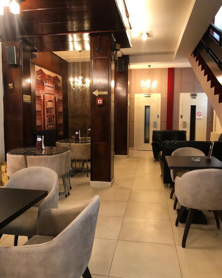 Golden Inn Hotel Majdanpek ภายนอก รูปภาพ