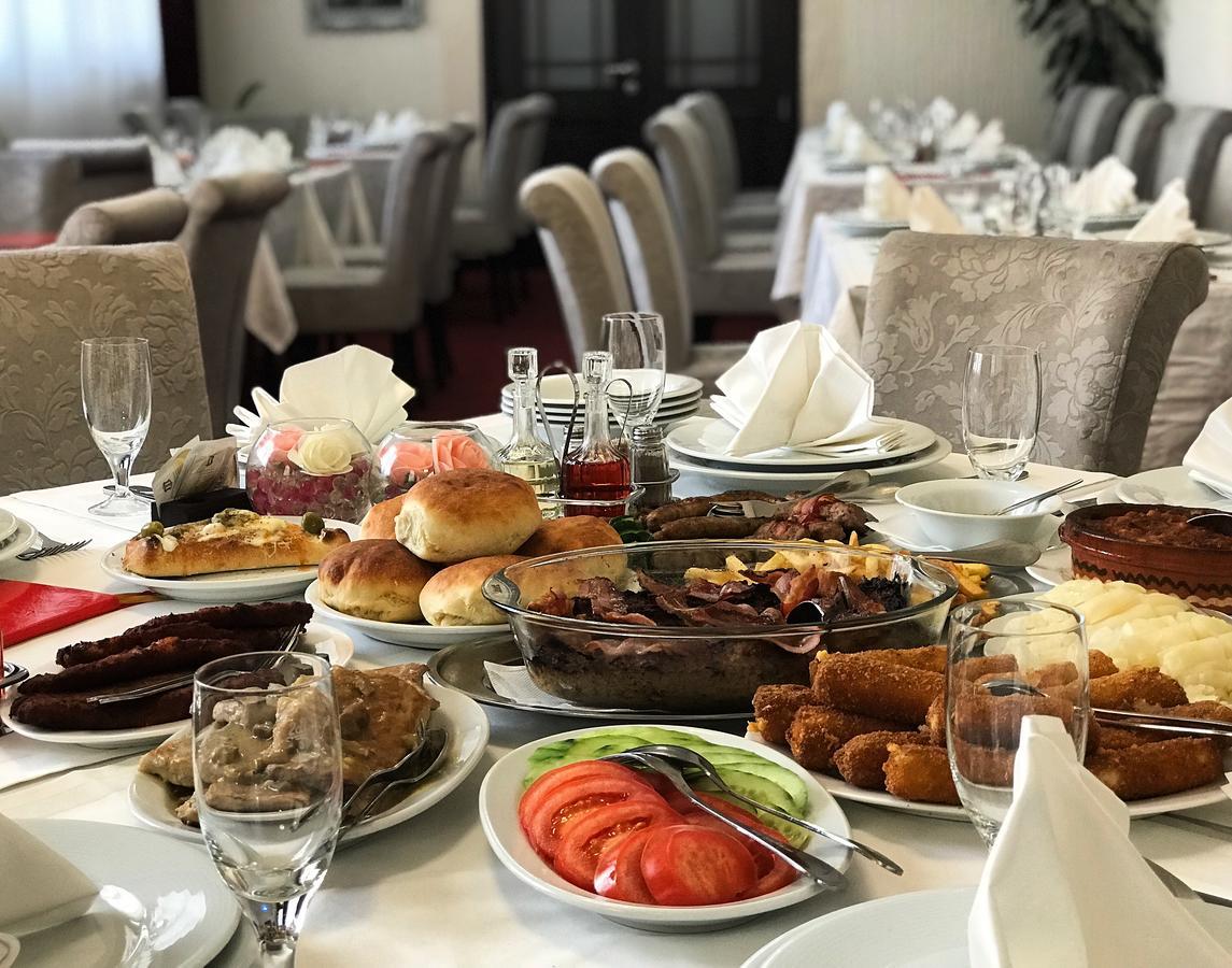 Golden Inn Hotel Majdanpek ภายนอก รูปภาพ