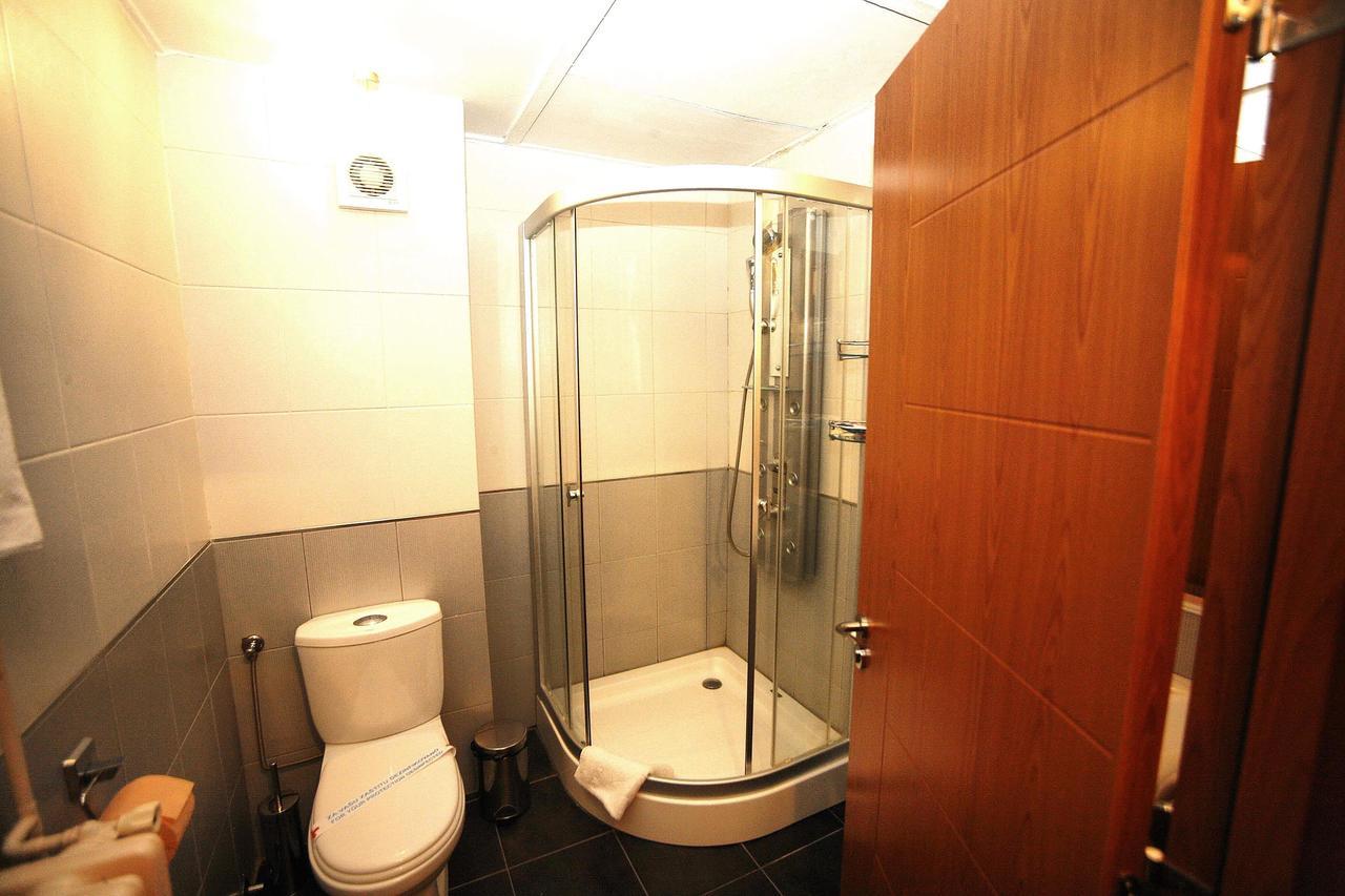 Golden Inn Hotel Majdanpek ภายนอก รูปภาพ