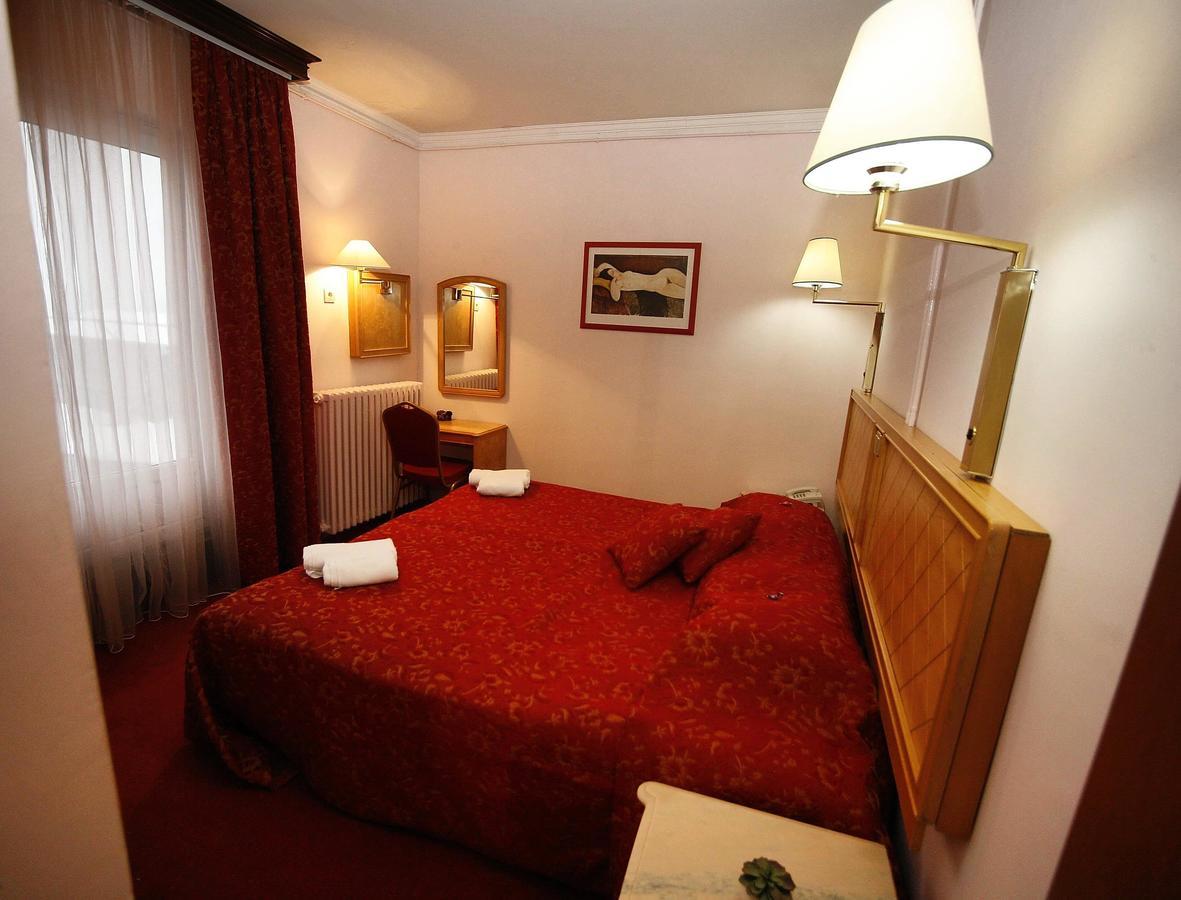 Golden Inn Hotel Majdanpek ภายนอก รูปภาพ